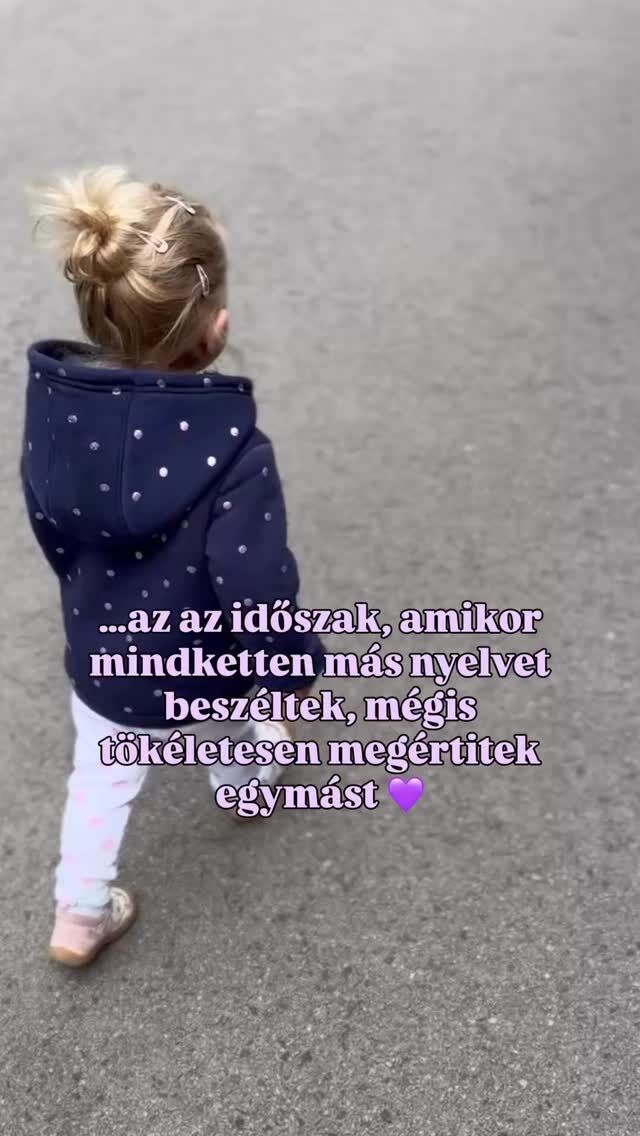…jó, rendben. Nem mindig értjük meg egymást tökéletesen. 😅 De valami anyai varázslatnak köszönhetően mégis megértjük egymást. És napról napra egyre jobb. ❤️

Mi volt az első szó nálatok? 👶